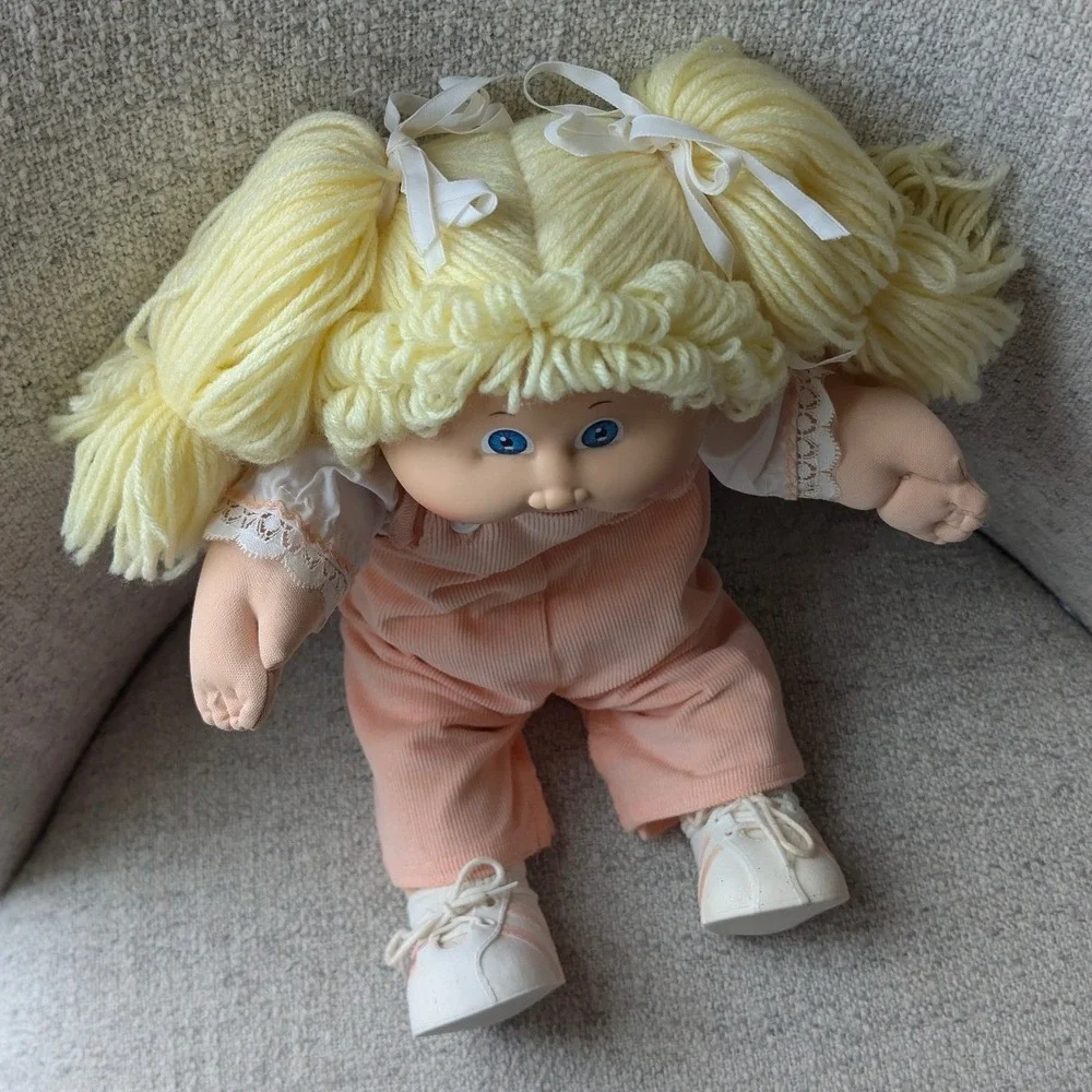 Cabbage Patch Vintage‎ 1982 Kids Doll Yellow Yarn Hair Pigtails Peach Corduroy